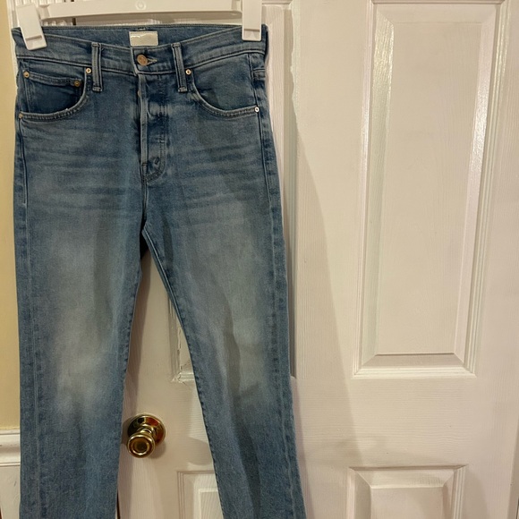 MOTHER The Scrapper Cuff Ankle
Fray Jeans - Picture 7 of 9